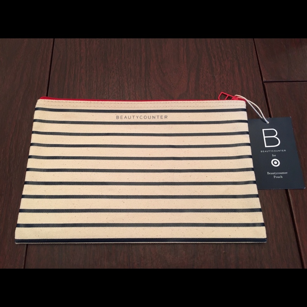 Beautycounter (pouch)